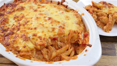 chicken-pasta-bake-recipe-chicken-and-pasta-casserole image