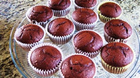 low-fat-low-sugar-chocolate-cupcakes image