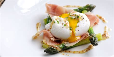 poached-duck-egg-with-asparagus-dressing-great image