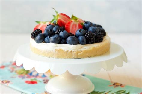 healthy-no-bake-berry-cheesecake-tart-grain-free image