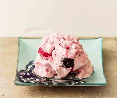 no-churn-bing-cherry-gelato-easy-homemade-ice image