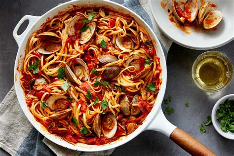 linguine-with-red-clam-sauce-recipe-marianne-williams image