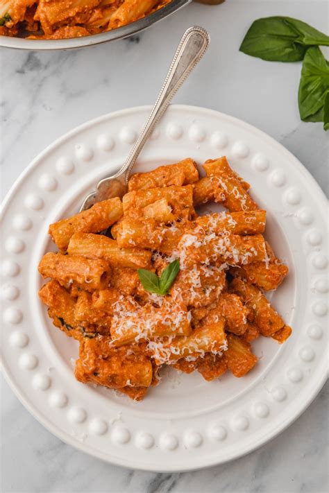 tomato-ricotta-pasta-recipe-the-dinner-bite image