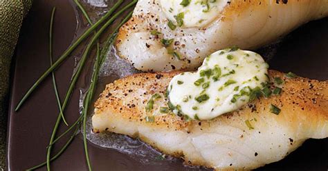 pan-roasted-sea-bass-with-garlic-butter-lodge-cast image