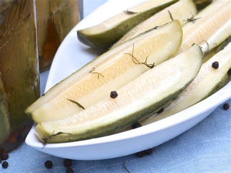 homemade-dill-pickles-recipe-refrigerator-divas image