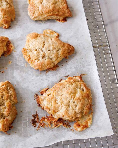 apple-and-white-cheddar-scones-recipe-leites image