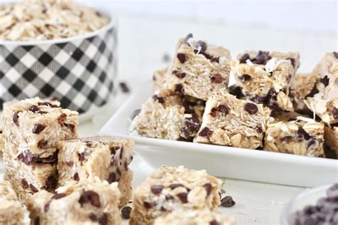copycat-heavenly-hunks-oatmeal-dark-chocolate-cookie image