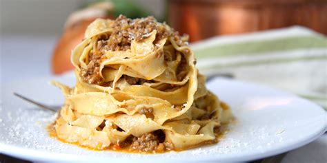 authentic-italian-bolognese-rag-recipe-great-italian-chefs image