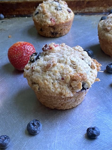 all-american-summer-berry-muffins-my-bizzy-kitchen image