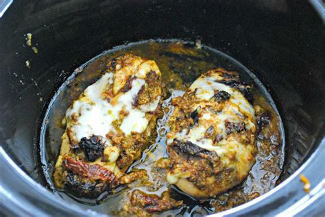 easy-crock-pot-recipes-chicken-with-pesto-and-sun image