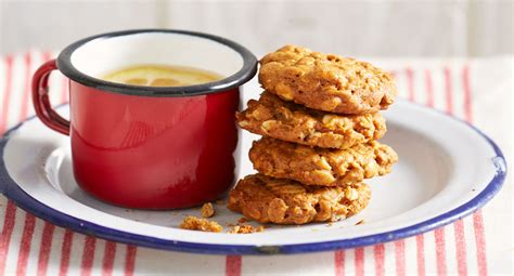 best-anzac-biscuits-this-traditional-anzac-biscuit image