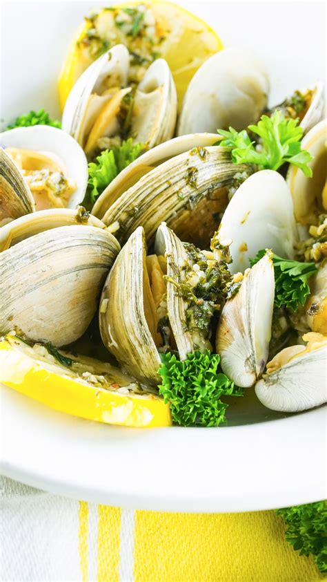 grilled-clams-with-garlic-butter-recipe-momma-lew image