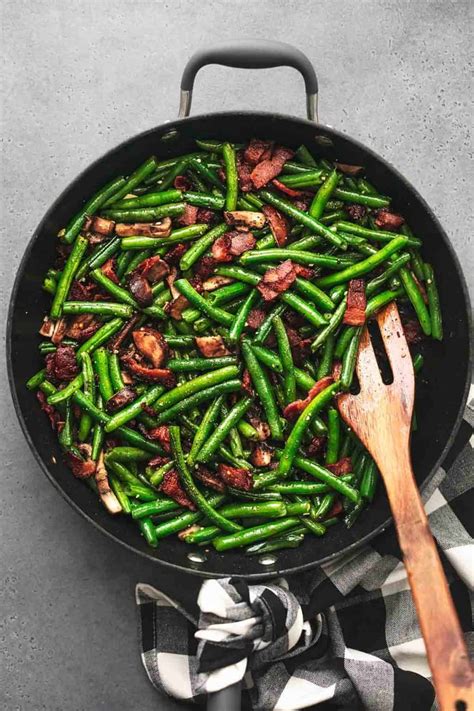 green-beans-with-mushrooms-and-bacon-creme-de-la image