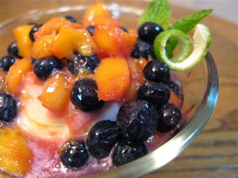 freakin-flabuless-blueberry-mango-sundae image