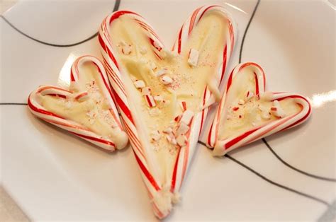 candy-cane-heart-peppermint-bark-with-chocoley image