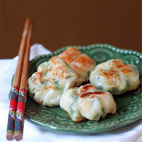 shrimp-and-chive-dumplings-rasa-malaysia image
