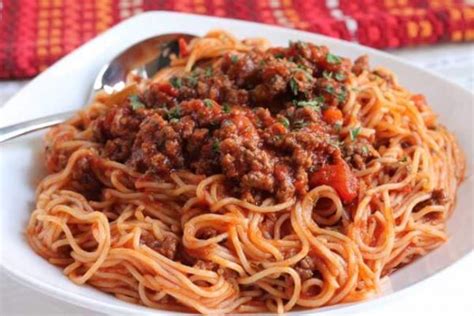 spaghetti-sauce-with-ground-beef-easy image