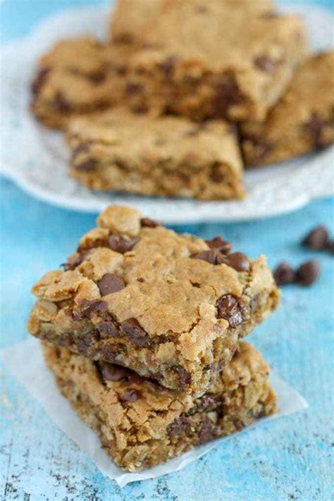 healthy-peanut-butter-chocolate-chip-oatmeal-bars image
