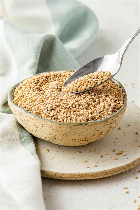 how-to-toast-sesame-seeds-best-method-simply image