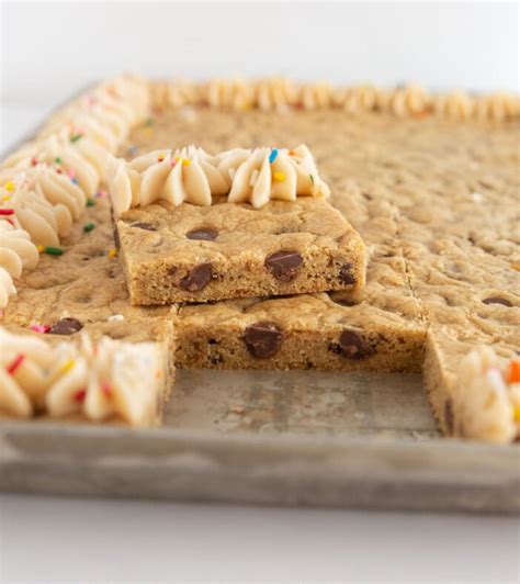 sheet-pan-cookie-cake-design-eat-repeat image