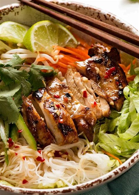 vietnamese-noodles-with-lemongrass-chicken image