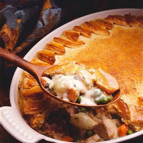 country-chicken-pot-pie-chatelainecom image