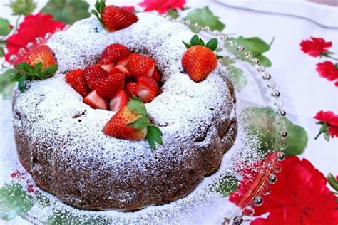 old-fashioned-strawberry-rhubarb-bundt-cake image