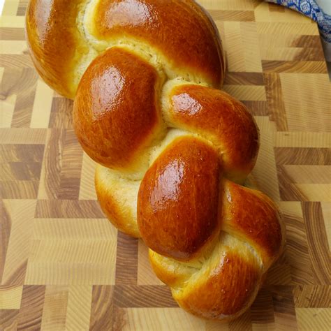 an-online-directory-of-breads-from-switzerland-swiss image