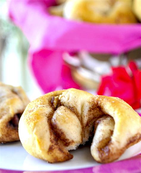 easy-cinnamon-rolls-from-canned-biscuits-5-ingredients image