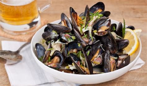 beer-bacon-steamed-mussels-tln image