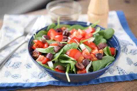 summer-spinach-salad-with-tomato-aggies-kitchen image