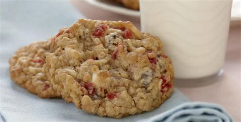 robinhood-black-forest-oatmeal-crisp-cookies image