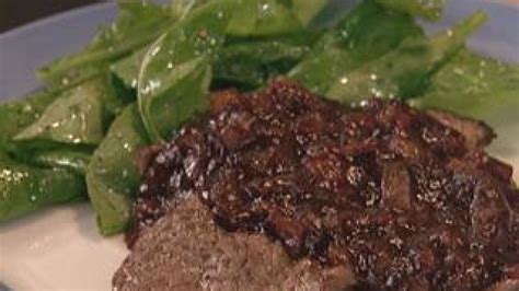 italian-bbq-cube-steak-recipe-rachael-ray-show image