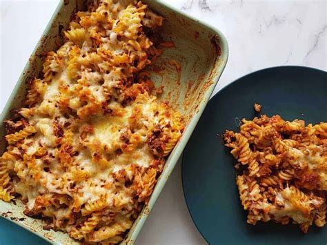 minced-beef-pasta-bake-hint-of-healthy image