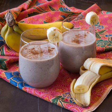 banana-cardamom-smoothie image
