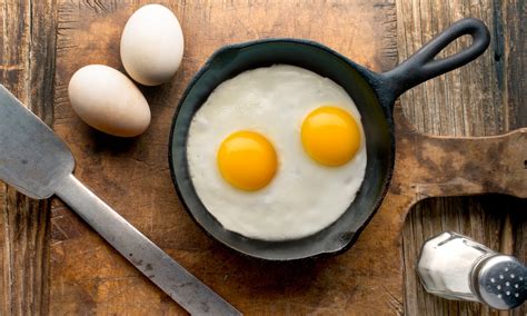 this-is-the-trick-to-making-perfect-sunny-side-up-eggs image