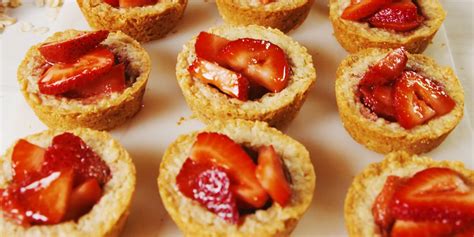 best-strawberry-crisp-cookie-cups-recipe-how-to-make image