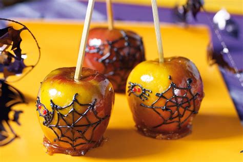 5-ghoulish-halloween-treats-to-make-with-the image
