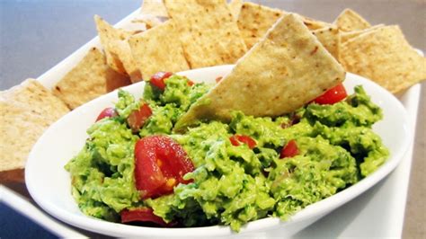 broccoli-guacamole-recipe-sneaky-healthy image