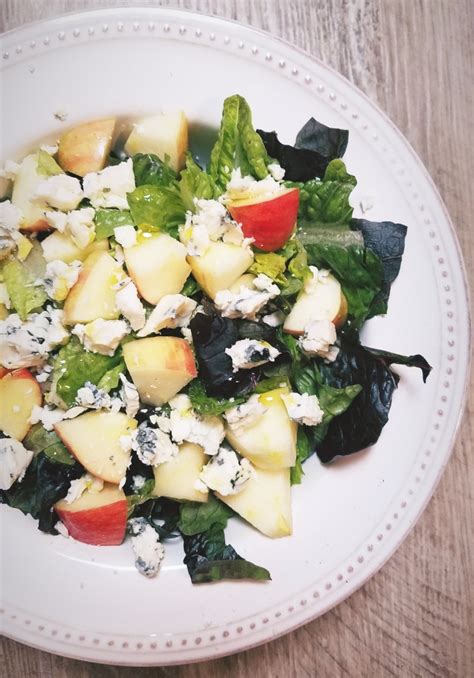 recipe-classic-apple-and-blue-cheese-salad-claire image