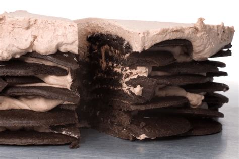 chocolate-icebox-cake-with-mascarpone-and-blackberries image