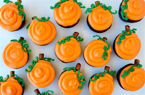 chocolate-halloween-cupcakes-with-cream-cheese-frosting image