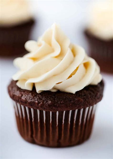 best-chocolate-cupcake-recipe-from-cake-mix-i-heart-naptime image