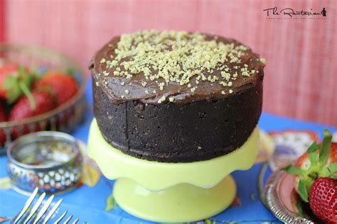 raw-chocolate-cake-recipe-the-rawtarian image