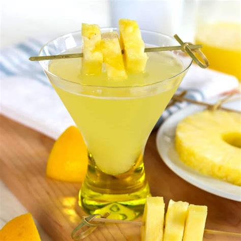 skinny-pineapple-martini-seeking-good-eats image