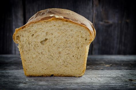whole-wheat-milk-and-honey-sandwich-bread image