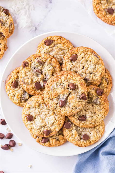 oatmeal-chocolate-chip-cookies-with-honey-the image
