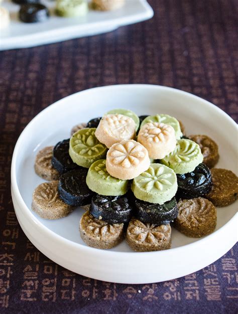 korean-tea-cookies-dasik-for-lunar-new-year image