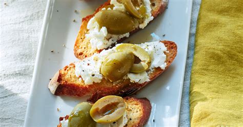 ina-gartens-goat-cheese-toasts-recipe-today image