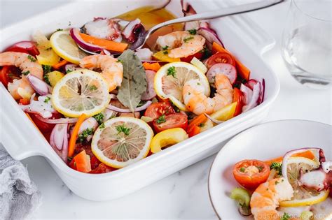 seafood-salad-with-vinaigrette-シーフードマリネ-just image
